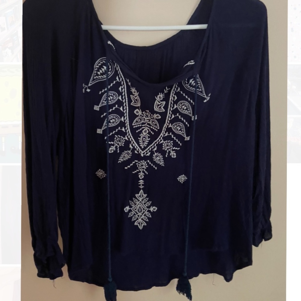 NEVER BEEN WORN long sleeved blouse